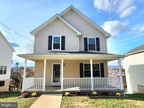 407 Stonewall St, STRASBURG, VA, 22657-2320 | Card Image
