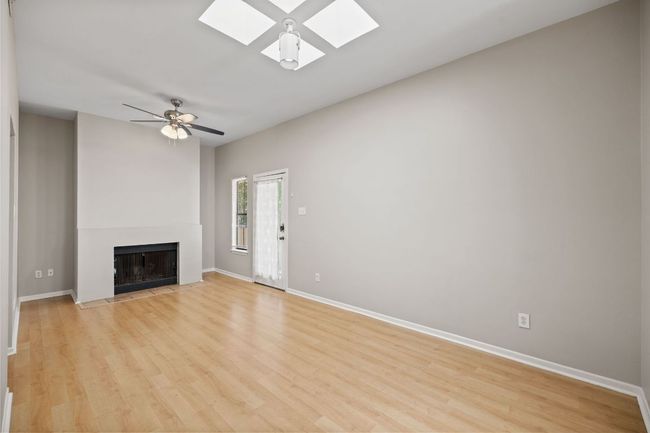 APT-302 - 712 Graham Pl, Condo with 2 bedrooms, 2 bathrooms and null parking in Austin TX | Image 5