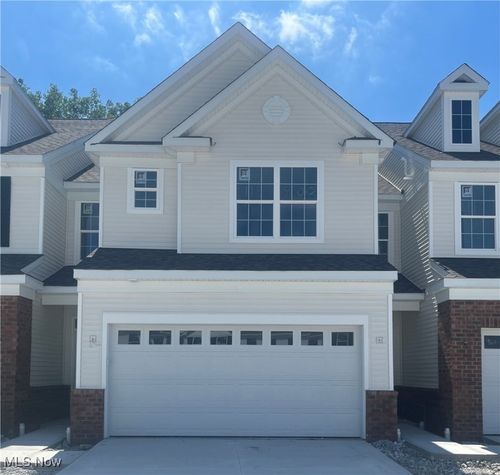 unit-2-960 Memory Ln, Aurora, OH, 44202-8913 | Card Image