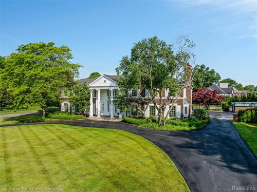 15701 Windmill Pointe Dr, Grosse Pointe Park, MI, 48230-1877 | Card Image
