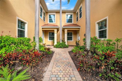 301-6029 Trophy Dr, NAPLES, FL, 34110-7340 | Card Image