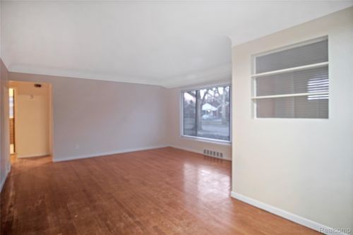 24101 Westhampton, Oak Park, MI, 48237 | Card Image