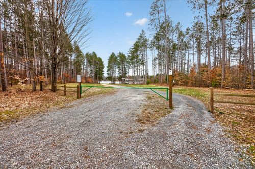 7937 Sandy Ln, Stanwood, MI, 49346-9165 | Card Image