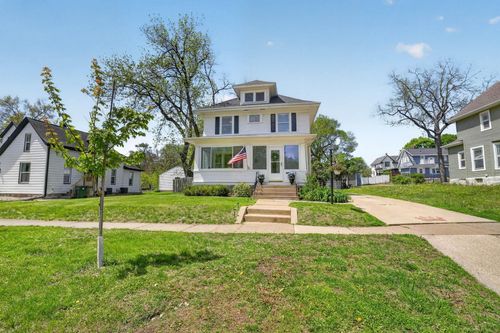 1815 Clay St, Cedar Falls, IA, 50613-4011 | Card Image