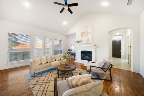 3615 University Park Ln, Irving, TX, 75062-6581 | Card Image