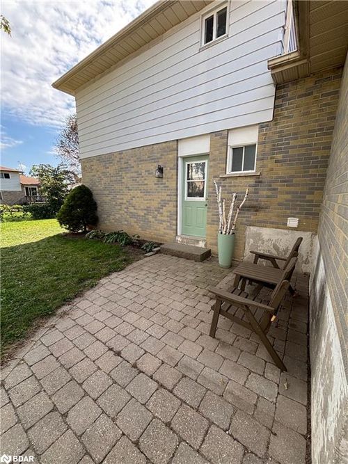 56 Bernick Dr, Barrie, ON, L4M2V5 | Card Image
