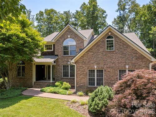 70 Ashley Woods Dr, Arden, NC, 28704-7796 | Card Image