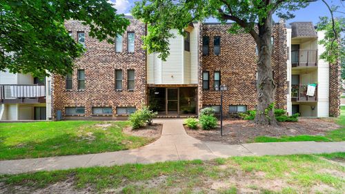 apt-4-2037 Country Club Dr, Woodridge, IL, 60517-3068 | Card Image