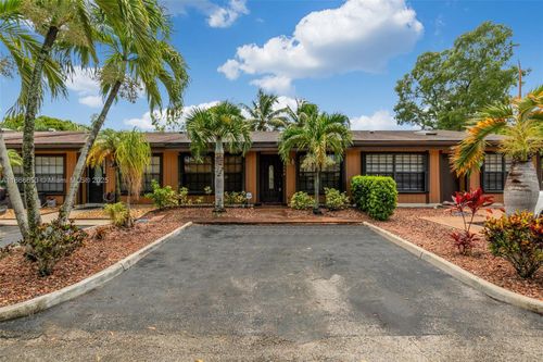 10980 Olive Ave, Pembroke Pines, FL, 33026-1541 | Card Image