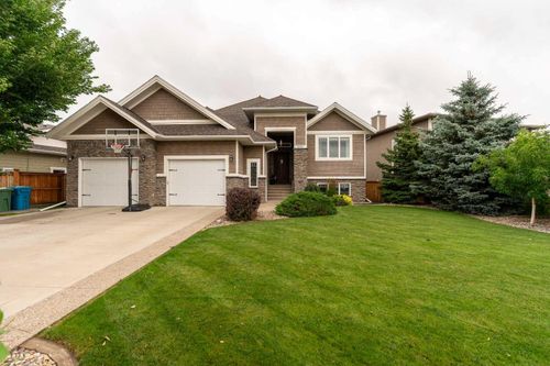 2220 33 Ave, Coaldale, AB, T1M0B6 | Card Image