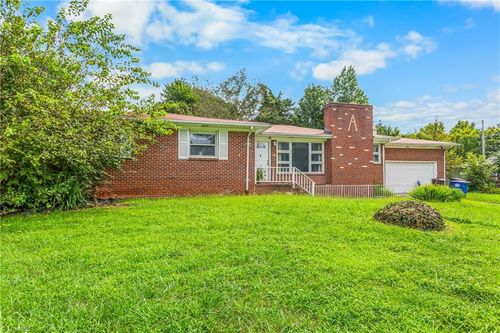 3637 Carver School Rd, Winston Salem, NC, 27105-4004 | Card Image