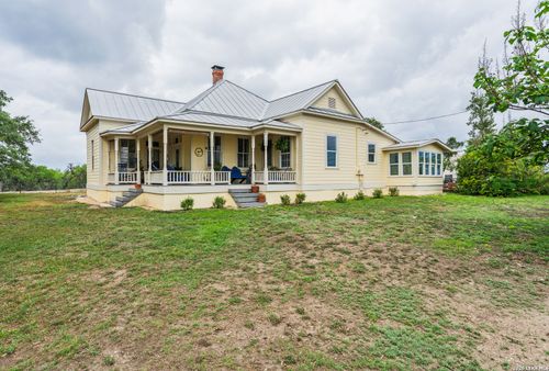 4515 Stapper Rd, Saint Hedwig, TX, 78152-9615 | Card Image