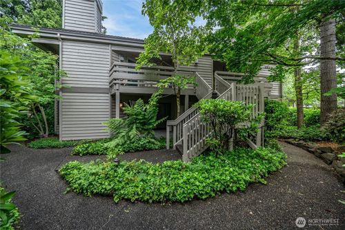 2-1300 Bellevue Way Ne, Bellevue, WA, 98004-3681 | Card Image