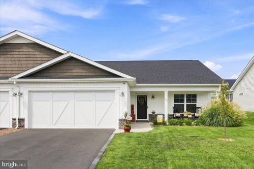 753 Dripping Spring Dr, HEDGESVILLE, WV, 25427-7730 | Card Image