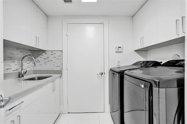 10457 Laurel Rd, House other with 6 bedrooms, 6 bathrooms and null parking in Davie FL | Image 34