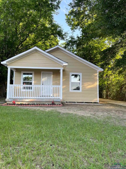220 E Myrle Ave, Longview, TX, 75602-1940 | Card Image