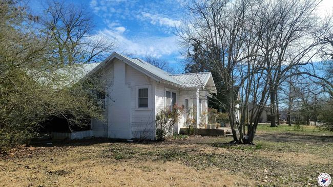 607 N Walnut St, House other with 2 bedrooms, 1 bathrooms and null parking in Clarksville TX | Image 27