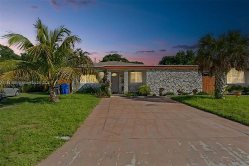 2831 Monroe St, Hollywood, FL, 33020-4743 | Card Image