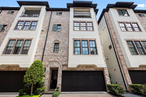 11 Robita St, Houston, TX, 77019-2715 | Card Image