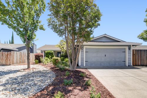 678 Young Way, Roseville, CA, 95678-1316 | Card Image