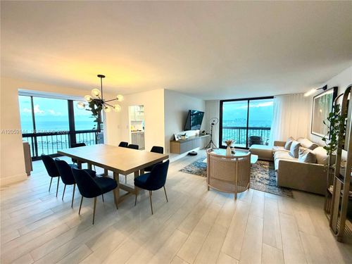 2512-2333 Brickell Ave, Miami, FL, 33129-2435 | Card Image