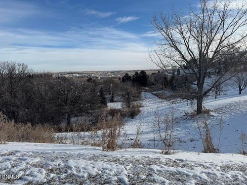 1313 N 26th St, Bismarck, ND, 58501-3030 | Card Image