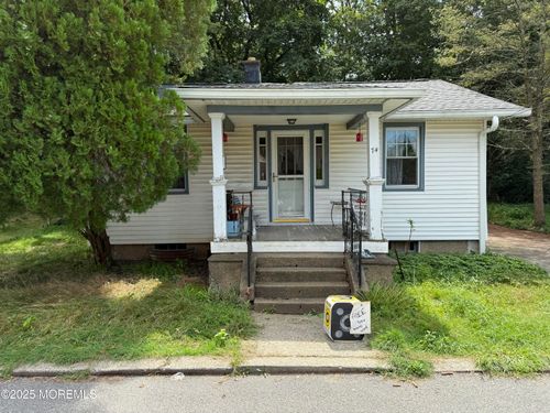 74 Nakomis Path, Lincoln Park, NJ, 07035-2318 | Card Image