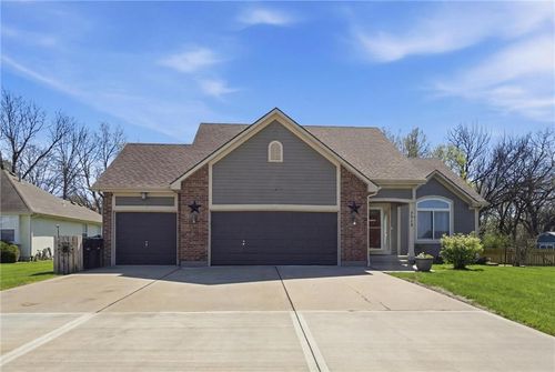 7313 E 158th St, Belton, MO, 64012-1996 | Card Image