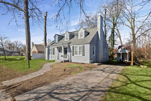 418 Cedar St, Centralia, IL, 62801-4018 | Card Image