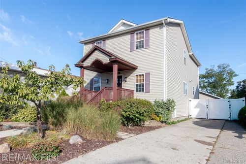 1320 Hartrick Ave, Royal Oak, MI, 48067-2212 | Card Image