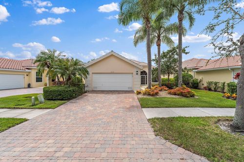 9038 Se La Creek Ct, Hobe Sound, FL, 33455-8952 | Card Image