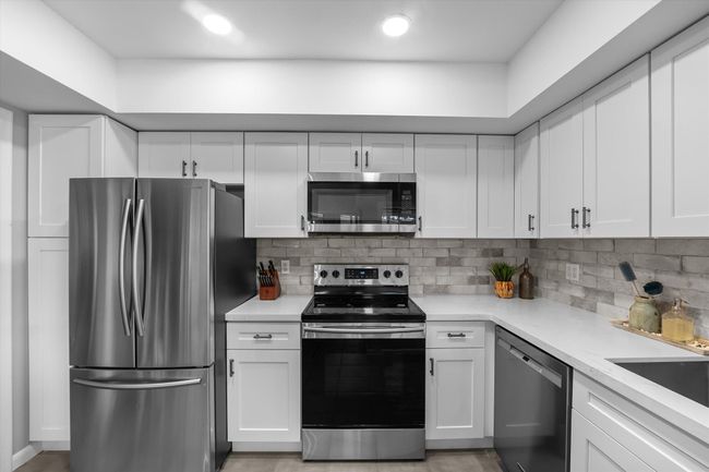 102 Villa Cir, Condo with 2 bedrooms, 2 bathrooms and null parking in Atlantis FL | Image 16