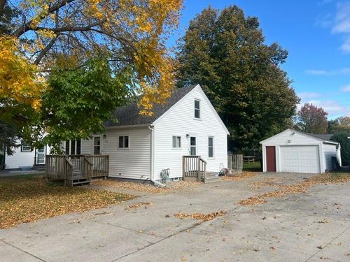 611 S Swift Ave, Litchfield, MN, 55355-3353 | Card Image