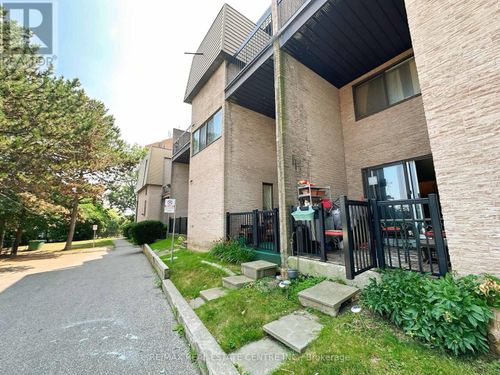 111-2095 Roche Crt, Mississauga, ON, L5K2C8 | Card Image