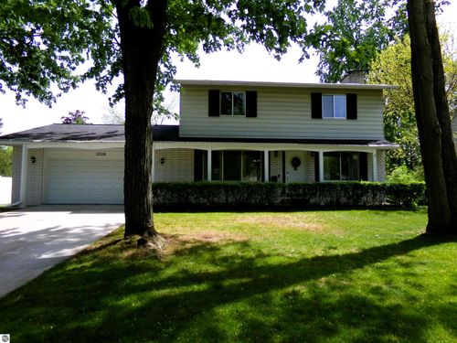 1324 E Bennett Ave, Mt. Pleasant, MI, 48858-1914 | Card Image