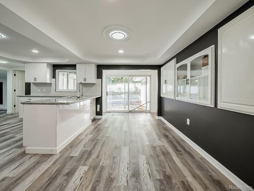 626 Wilwood Rd, Rochester Hills, MI, 48309-2427 | Card Image