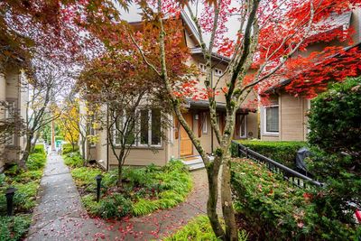 261 W 5th St, Home with 3 bedrooms, 2 bathrooms and 1 parking in North Vancouver BC | Image 1