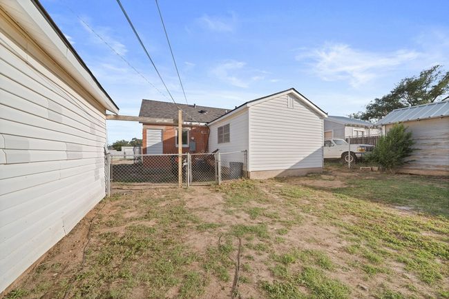 709 E 14 Th St, House other with 2 bedrooms, 2 bathrooms and null parking in Big Spring TX | Image 15