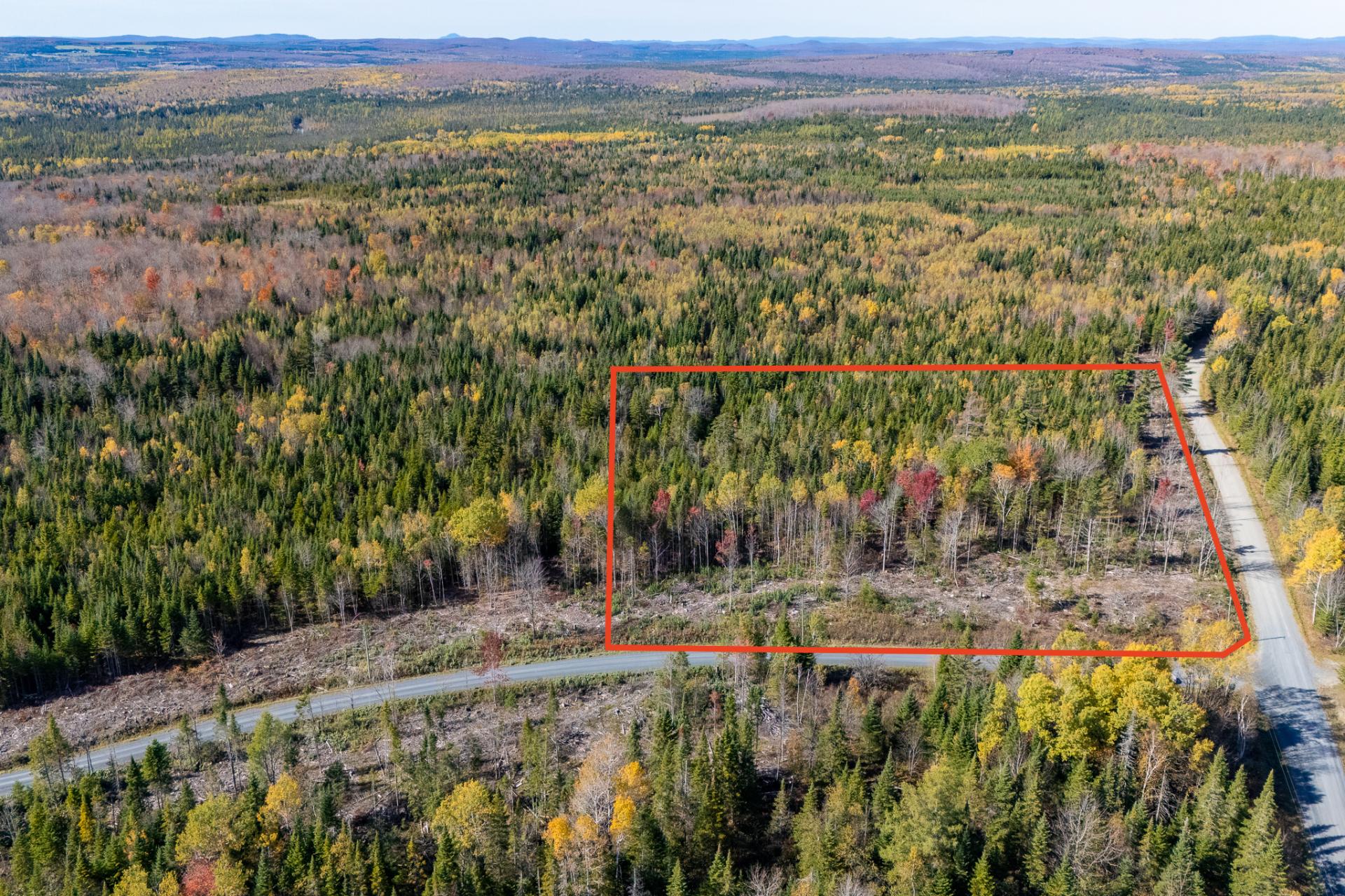 Land in Sainte-Cécile-de-Whitton