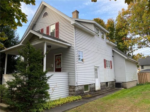 214 E 8th St, Oswego, NY, 13126-3333 | Card Image