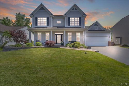 8222 Trellis Brook Ln, Liverpool, NY, 13090-6812 | Card Image