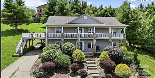 122 Degas Dr, Blowing Rock, NC, 28605-9667 | Card Image