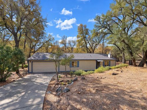 11968 Warbler Way, Penn Valley, CA, 95946-9674 | Card Image