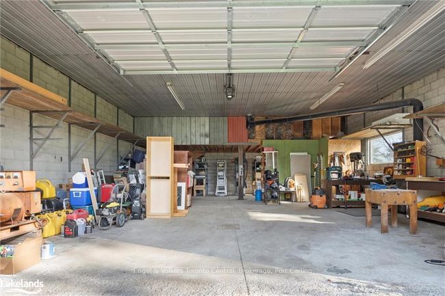 Interior of garage | Image 30