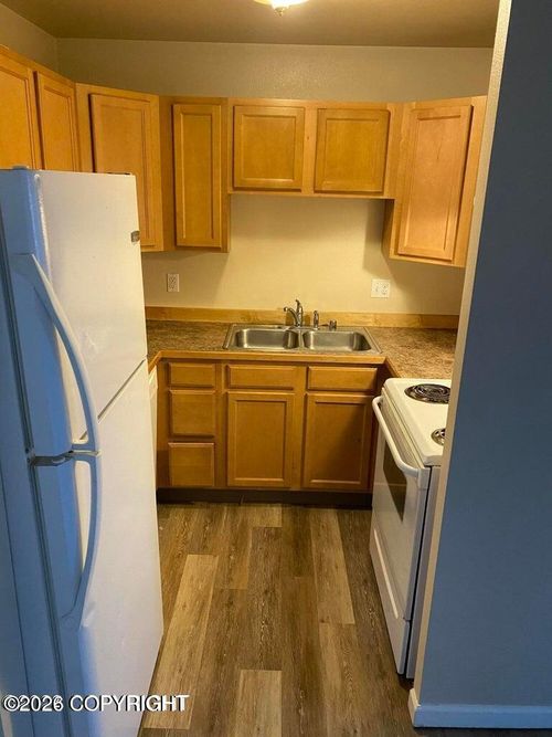 apt-7-1331 W 26th Ave, Anchorage, AK, 99503-2356 | Card Image