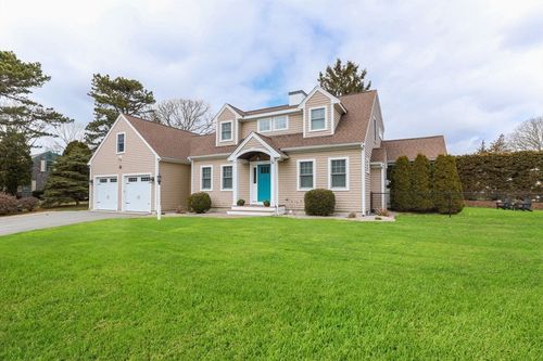 31 Seatucket Rd, East Falmouth, MA, 02536-6032 | Card Image