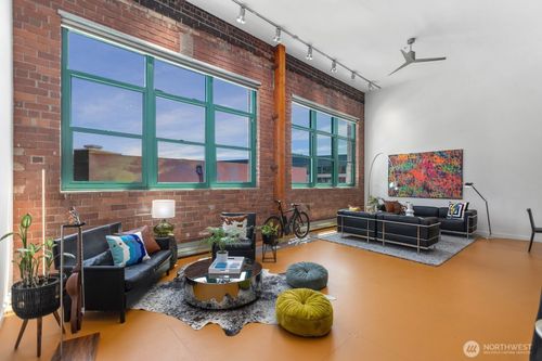 303-66 Bell St, Seattle, WA, 98121-3613 | Card Image