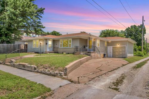 916-914-916 N Pine St, Newton, KS, 67114-2720 | Card Image