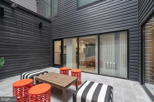 1b-407-901 Leland, PHILADELPHIA, PA, 19130 | Card Image