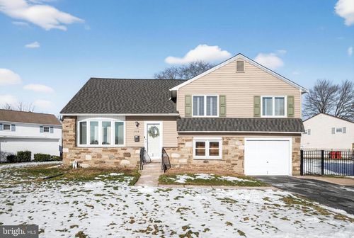 236 Hickory Rd, WARMINSTER, PA, 18974-4024 | Card Image